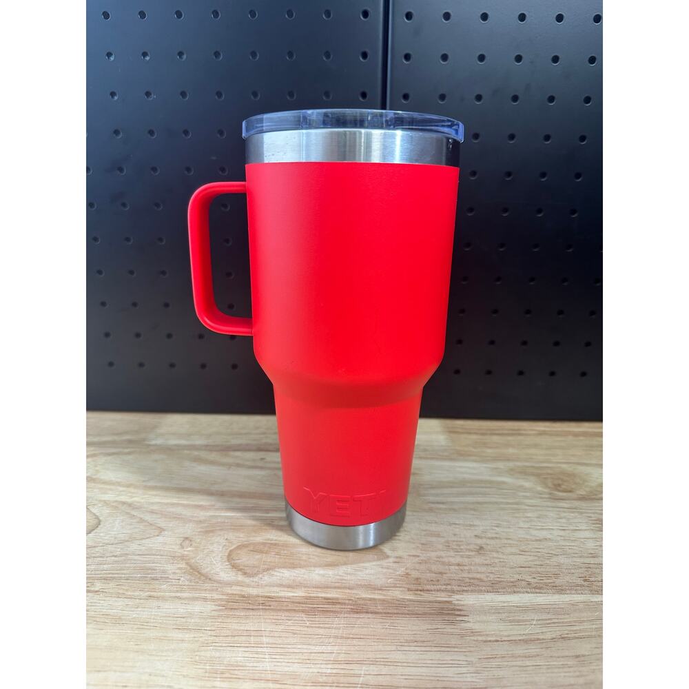 YETI RAMBLER 30oz. Travel Mug WithStronghold Lid Rescue Red READ